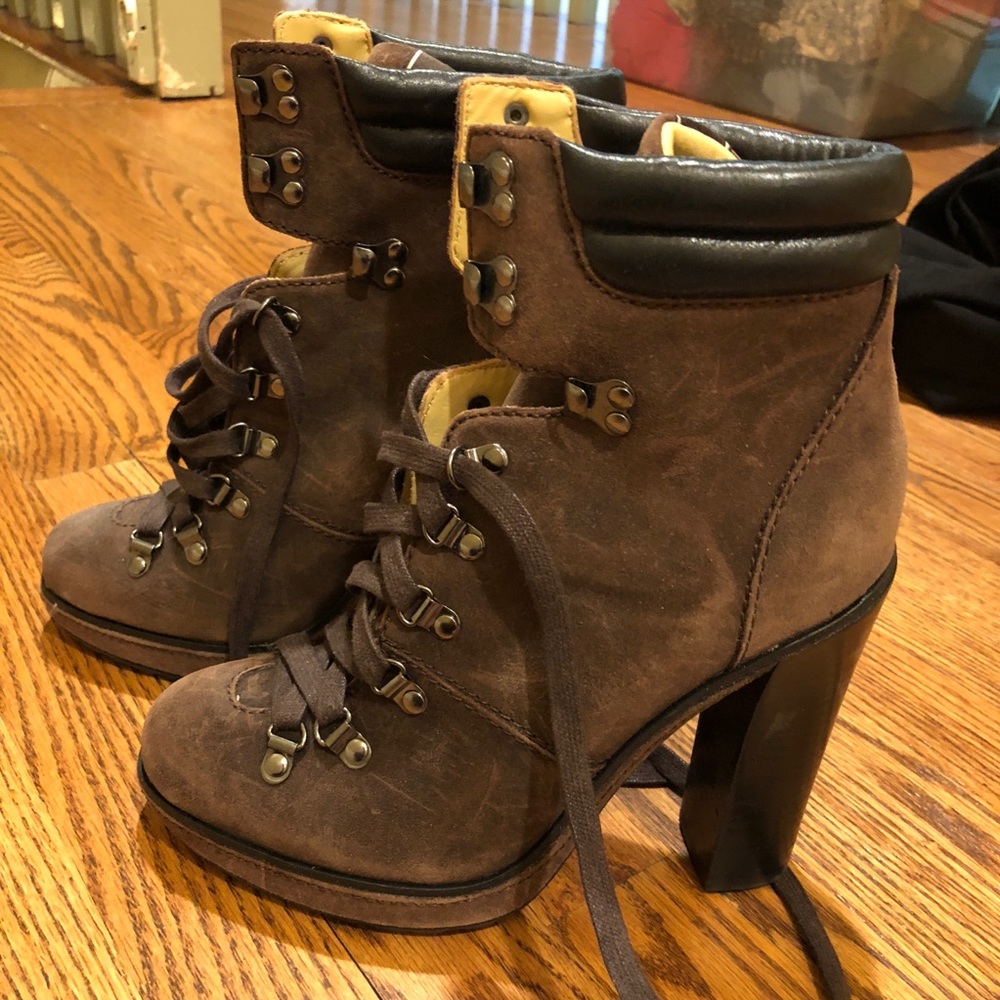 NWOT Coach distressed leather platform 8 1/2
